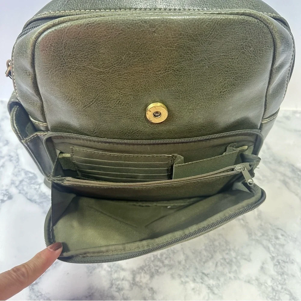 aurielle olive green leather backpack vintage 80’s 90’s distressed bag